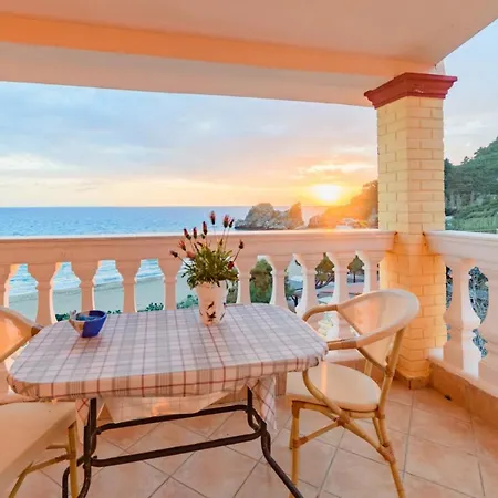 Tolis Aparts Apartament *