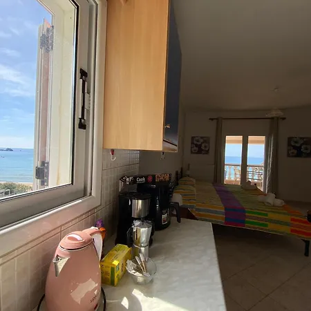 Tolis Aparts Πέλεκας