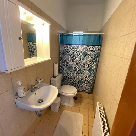 Tolis Aparts Πέλεκας